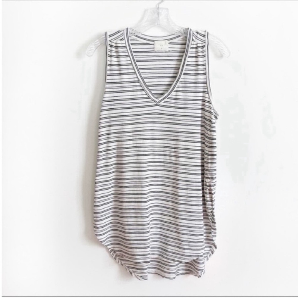 Anthropologie t.la Breezy tank top black white striped shirttail hem - Picture 2 of 8